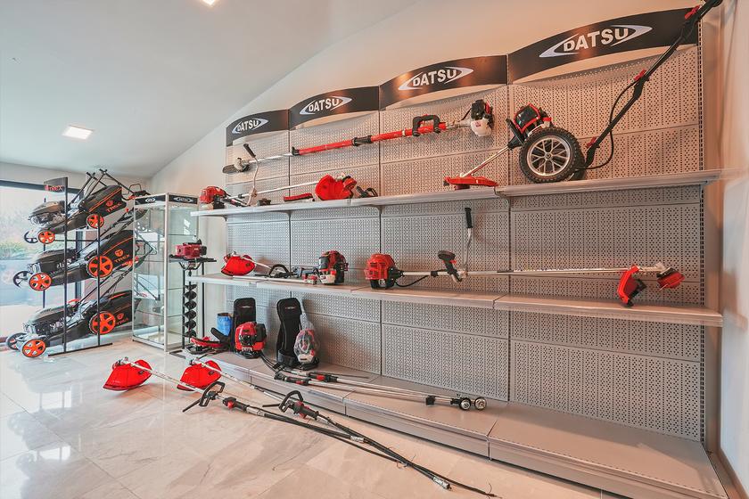 Showroom rafları